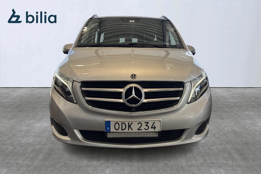 Bild 2 av Mercedes-Benz V 250d 4MATIC 3.2t 250 Avantgarde Moms Drag