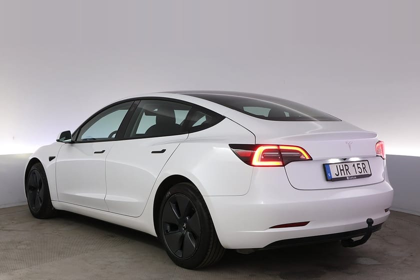 Bild 4 av Tesla Model 3 Standard Range Refresh AP Pano Drag V-hjul