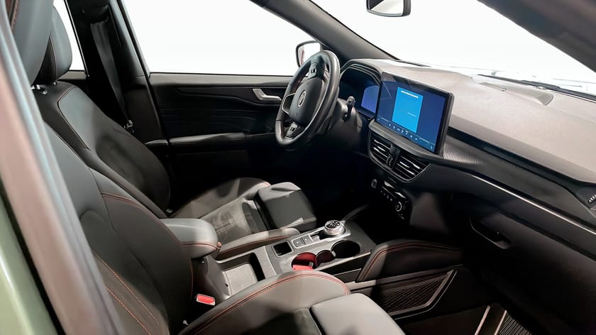 Bild 3 av Ford Kuga Plug-In Hybrid ST-Line X 2.5L 243hk Phev | Panorama | Teknikpaket | Drag