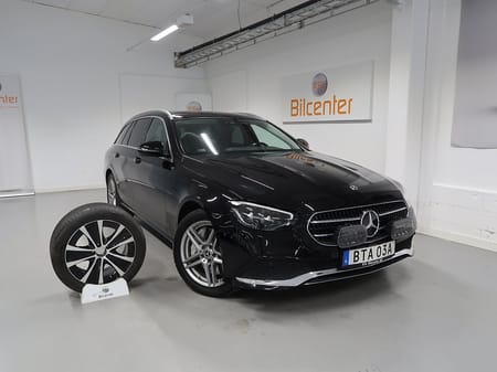 Mercedes-Benz E 300 T de 4MATIC 4M V-Däck ingår Wide-Skinn-Pano-Drag-Navi-Kame