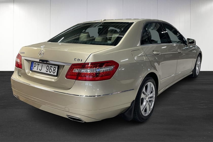 Bild 4 av Mercedes-Benz E 220 CDI BE BlueEFFICIENCY 7G-Tronic Plus Avantgarde Euro 5