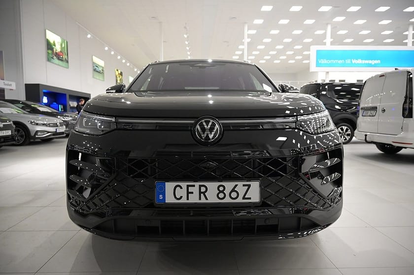 Bild 2 av Volkswagen Tayron 7-seater R-Line Edition Black Style, Drag, Värmare