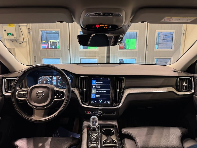 Bild 5 av Volvo V60 Recharge T6 AWD Inscription Drag H/K Gps VOC BLIS
