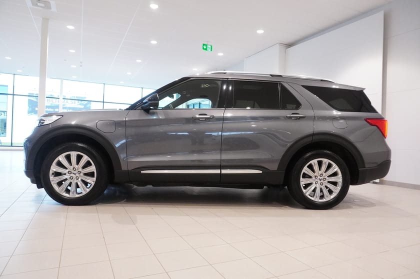 Bild 3 av Ford Explorer Plug-In Hybrid Platinium 3.0T Panorama 457hk