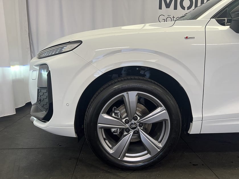 Bild 5 av Audi Q3 SUV TFSI 110 KW Stronic S.line//Värmare//Drag//bac