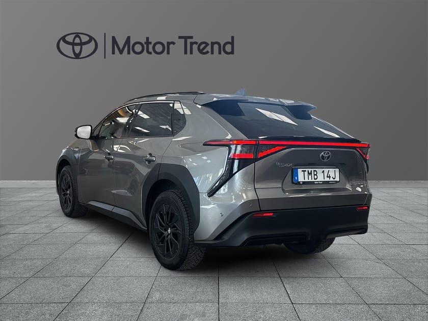 Bild 3 av Toyota bZ4X 2WD EXECUTIVE 20 ALUFÄLGAR S+V-HJUL