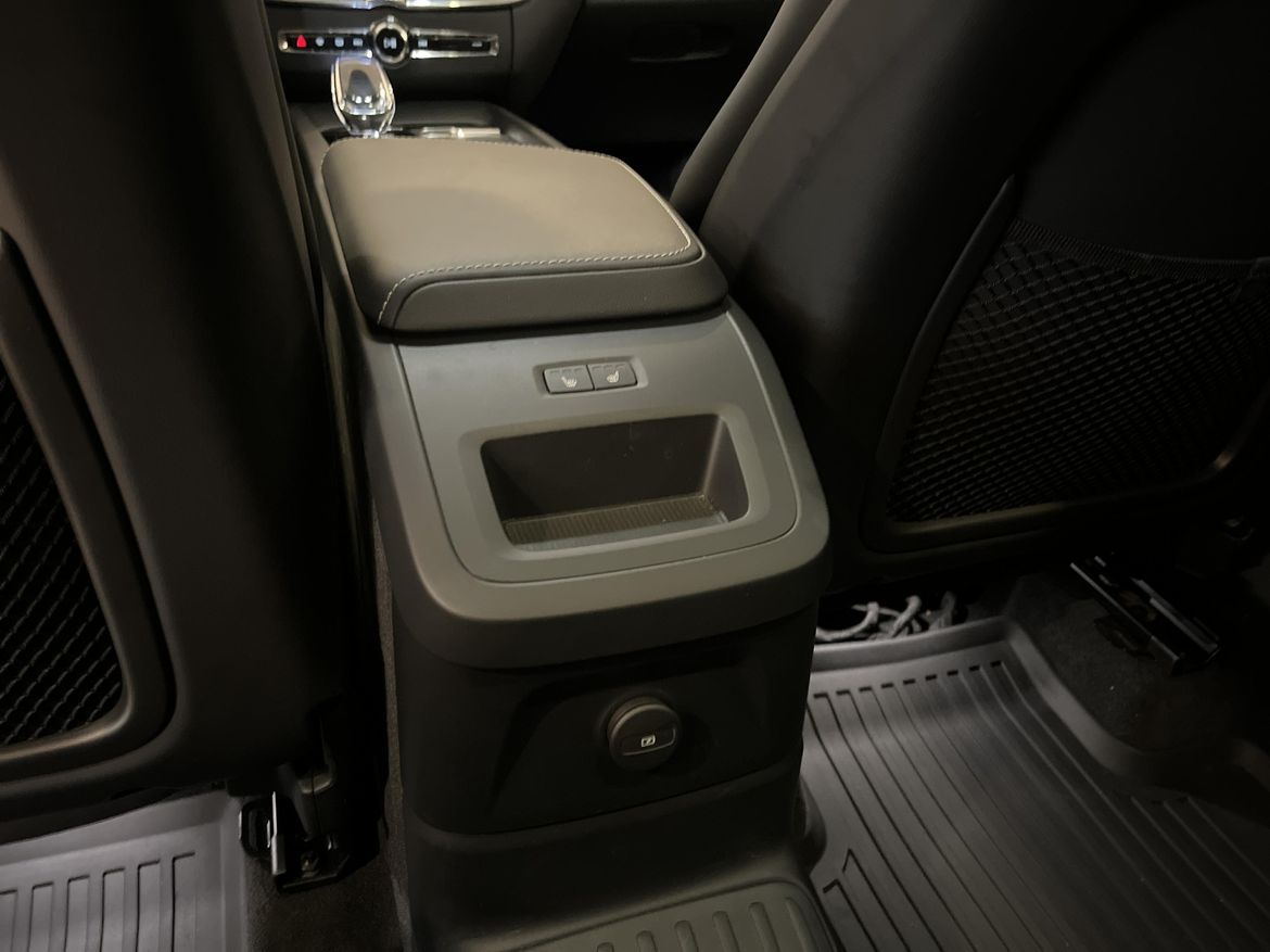 Volvo XC60 2025 - miniatyr 10