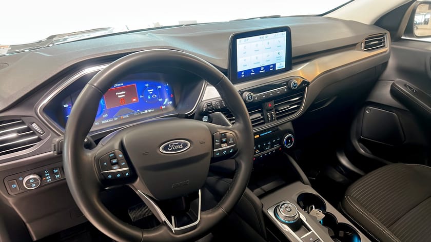 Bild 4 av Ford Kuga Plug-In Hybrid E-CVT 225hk2.5 Titanium