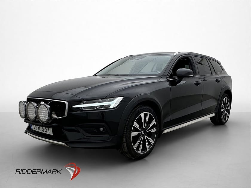Bild 1 av Volvo V60 Cross Country B4 AWD Pano Värmare H/K Drag Skinn