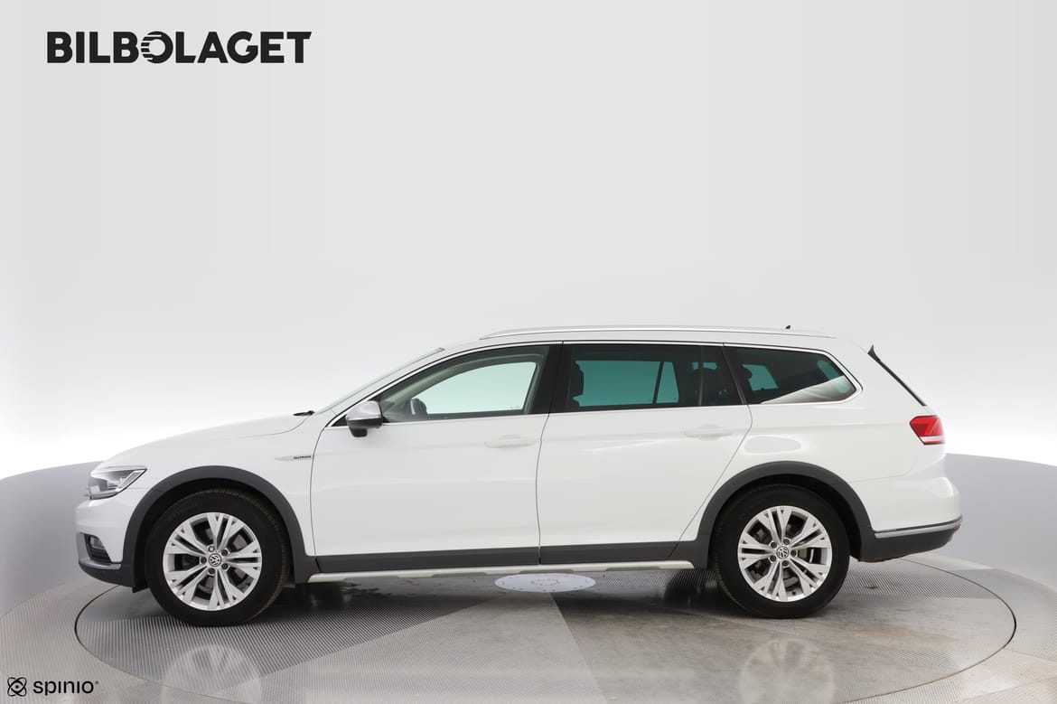 Volkswagen Passat 2017 - miniatyr 2
