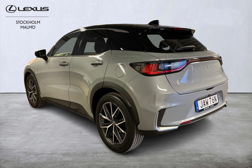 Bild 2 av Lexus LBX Emotion Tech Skinn Backkamera Värmare