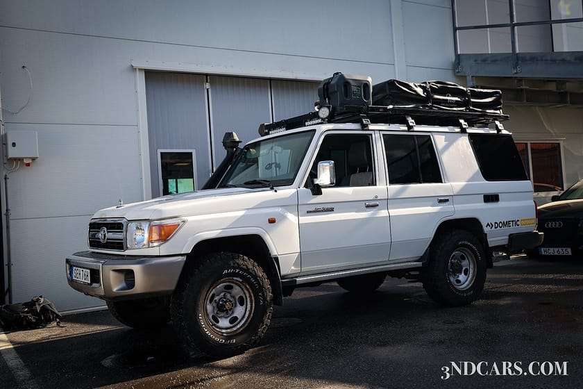 Bild 4 av Toyota Land Cruiser Landcruiser HZJ 76 Overlanding Webasto Taktält mm