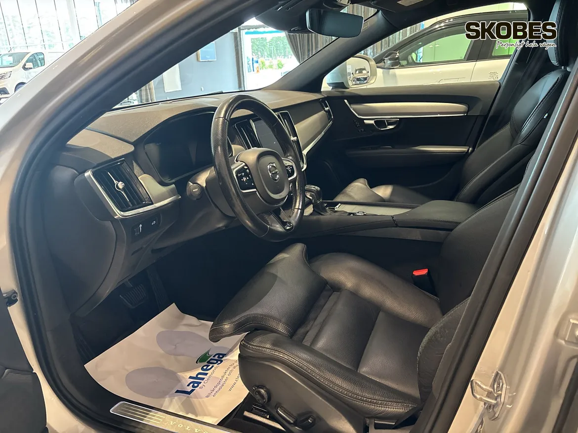 Volvo V90 Cross Country