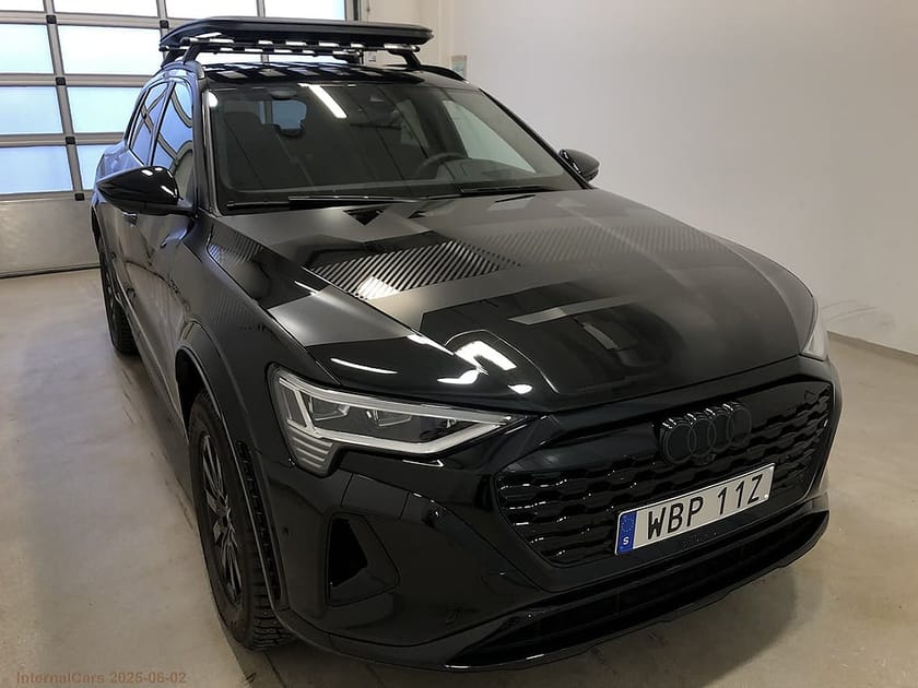 Bild 2 av Audi Q8 55 e-tron quattro Dakar edition panorama
