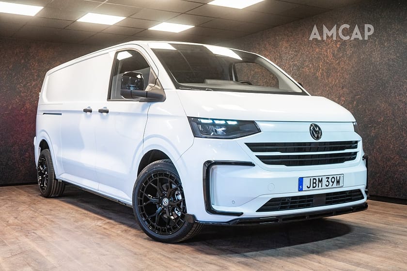 Bild 1 av Volkswagen Transporter 2.0 TDI 4M | MOMS | 2X Dörr | 20" | Värm | 3721 kr/mån