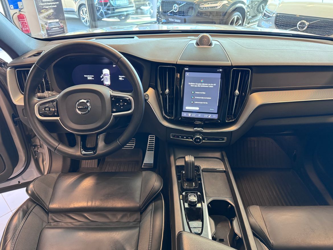 Volvo XC60 2022 - miniatyr 9