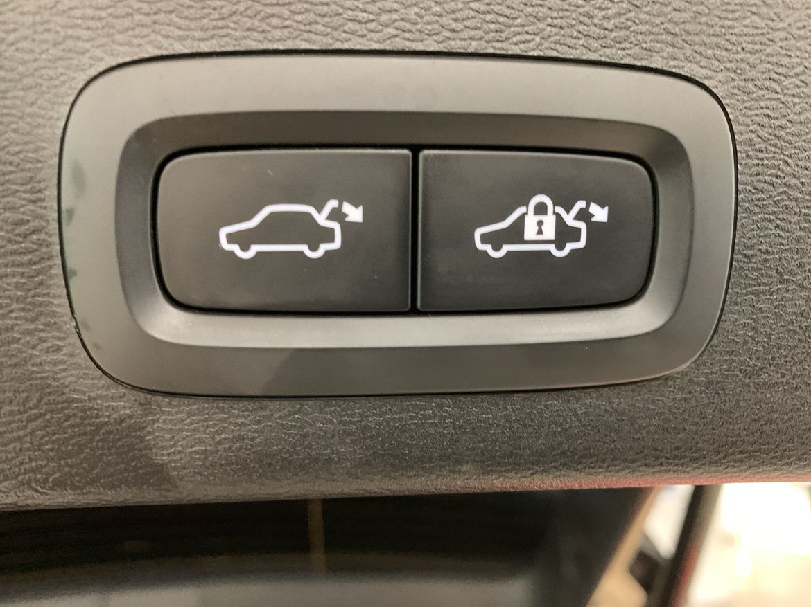 OCL07F – Volvo EX40 Single Motor Extended Range