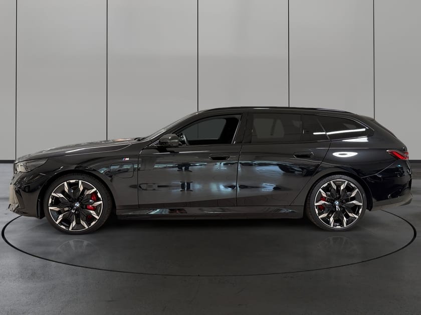 Bilde 2 av BMW 550e xDrive Touring 