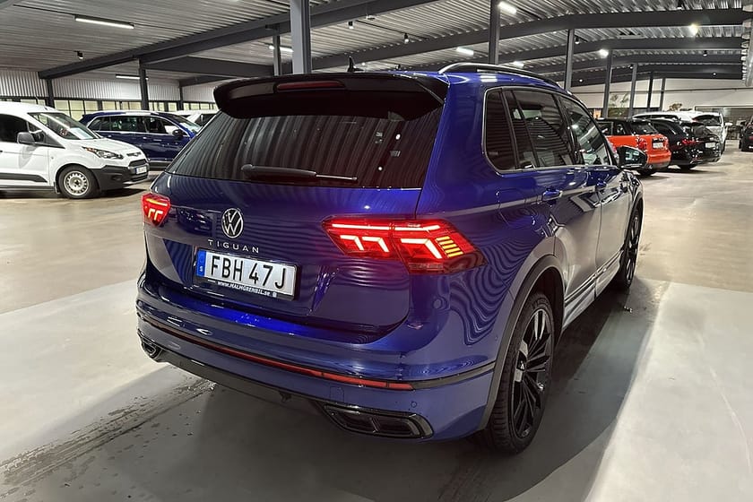 Bild 4 av Volkswagen Tiguan 2.0 TDI 4M R-Line Black Backkamera Värmare HuD Drag