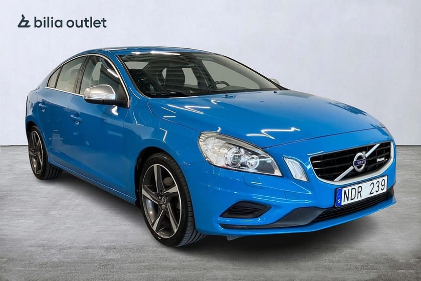 Bild 2 av Volvo S60 D4 R-Design P-värmare Halvskinn PDC Bak Bluetooth