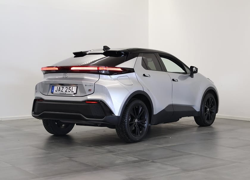 Bild 4 av Toyota C-HR PHEV e-CVT GR Sport Laddhybrid 360° V-Hjul JBL Navi