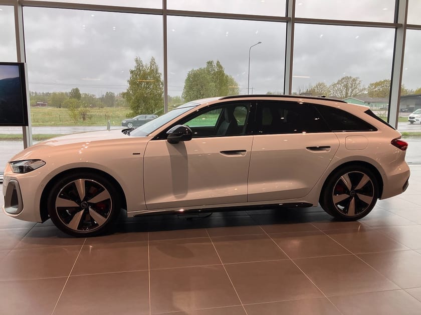 Bild 2 av Audi A5 Avant e-hybrid quattro 367hk S-line EDT one