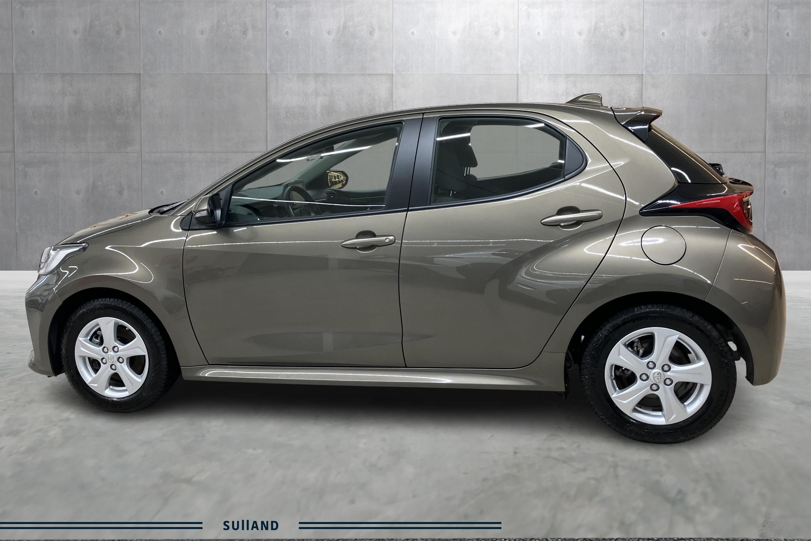 Thumnail bilde 1 av Toyota Yaris Hybrid 115