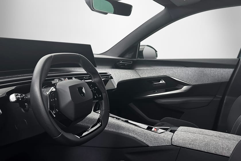 Bild 5 av Peugeot 5008 HYBRID 136 Peugot GT | Dragkrok | Alcantara