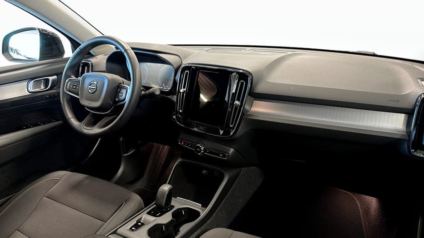 Bild 3 av Volvo XC40 B4 Momentum Advanced Dark