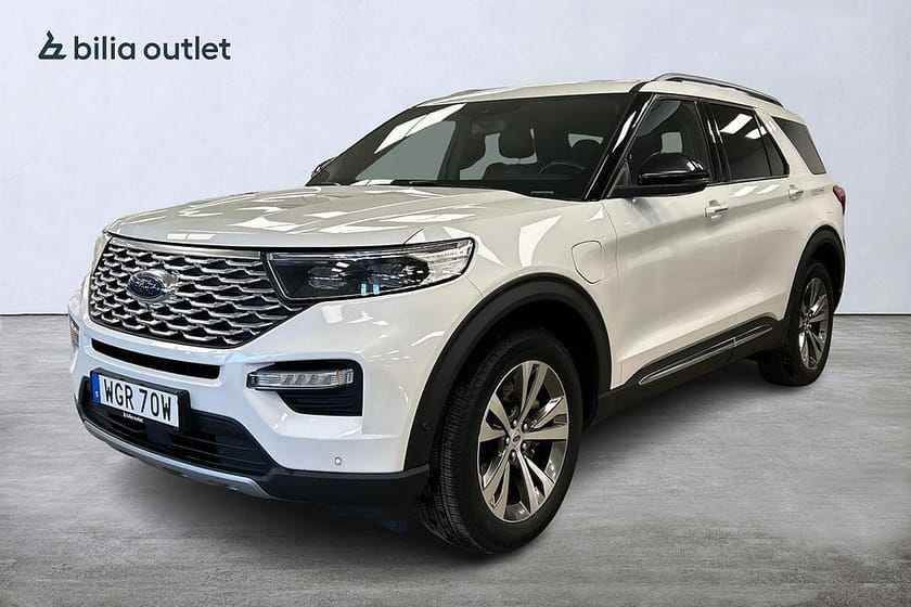 Bild 1 av Ford Explorer Plug-In Hybrid Platinum 7-sits Pano Drag 360°kam Skinn