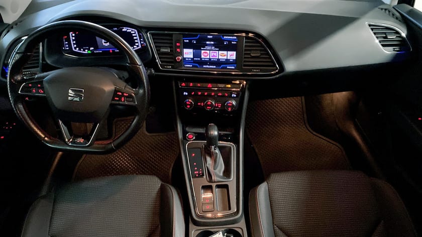 Bild 4 av SEAT Leon ST 1.5 TSI 150hk FR Edition Drag/kamera/Beats