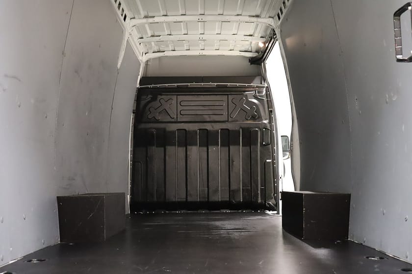 Bild 5 av Iveco Daily 35-140 Van 136HK Långskåp|Automat|Webasto|Drag|3.5Ton-Drag