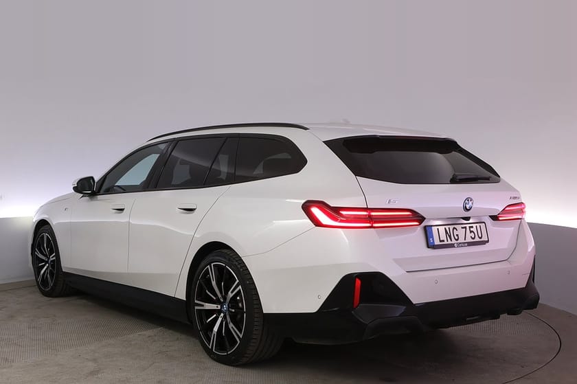 Bild 4 av BMW i5 xDrive40 Touring M Sport Pro Drag H/K BLIS Kamera DAP