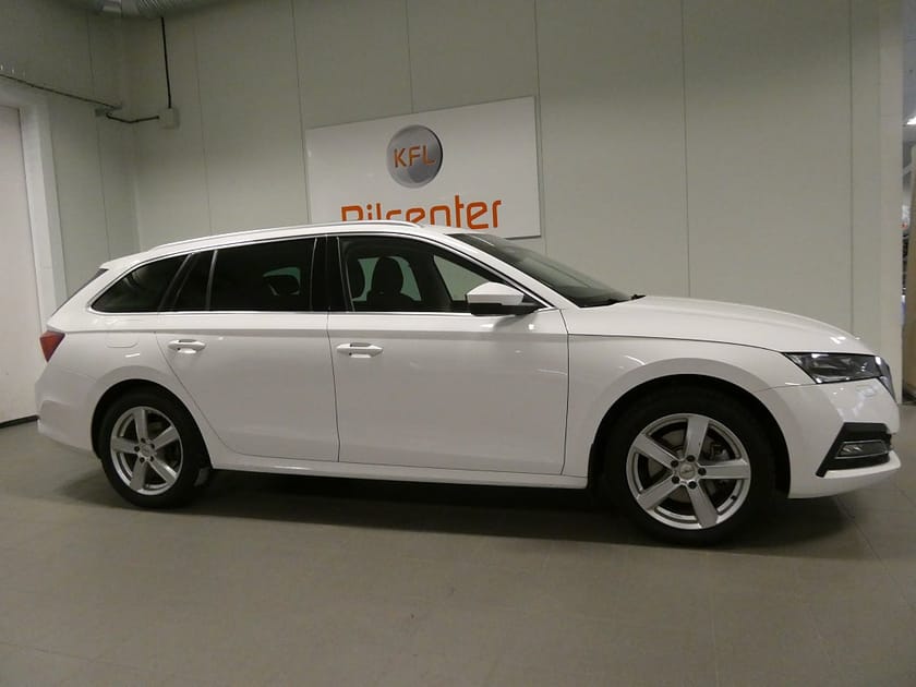 Bild 5 av Škoda Octavia Combi iV Skoda *KFL 10år 2,99%* Värmare-Kamera-HU-Drag SoV