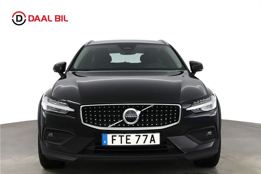 Bild 2 av Volvo V60 Cross Country B4 AWD 197HK CORE VÄRMARE B-KAMERA NFC NAVIGATION