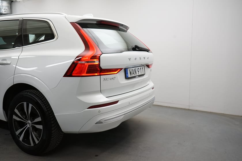 Bild 3 av Volvo XC60 Recharge T6 Core Edition, Dragkrok, Taklucka, Navigation, Baklucka elmanövrerad