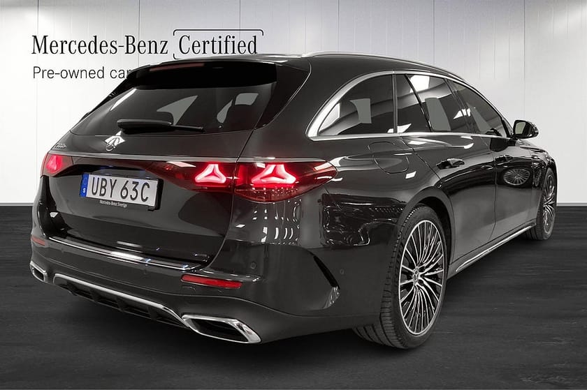 Bild 3 av Mercedes-Benz E 300 T e AMG Advanced Plus Pano Superscreen Drag DISTRONIC