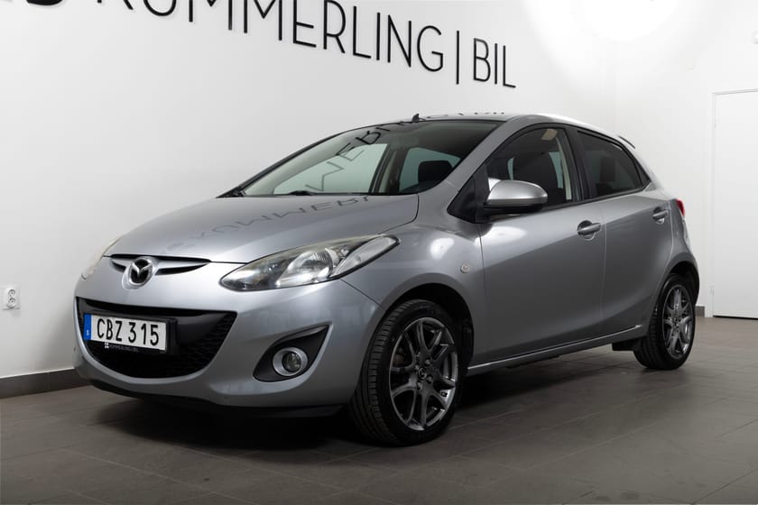 Bild 2 av Mazda 2 Navigation/Parkeringssensorer/tonaderutor