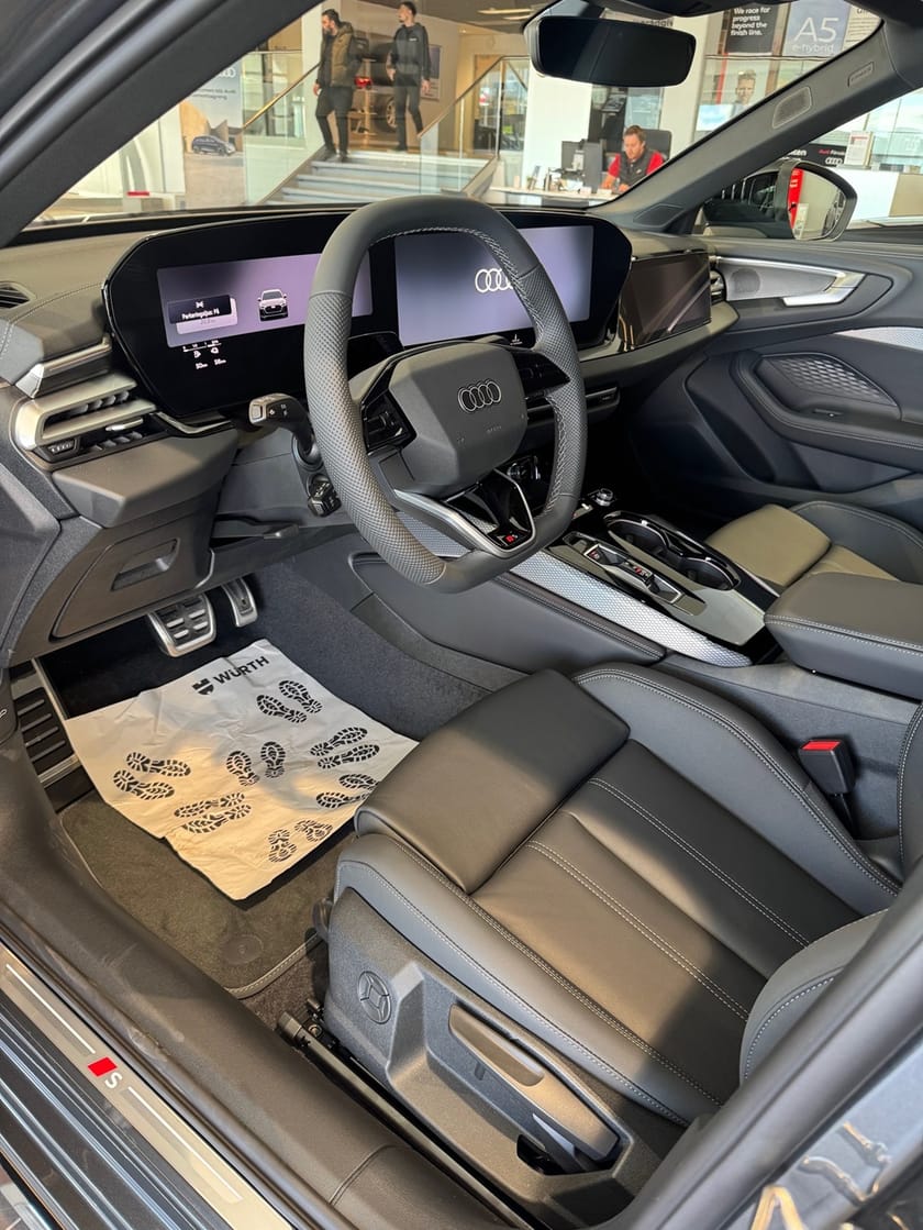Bild 3 av Audi A5 Sedan e-hybrid quattro 220 KW S TRONIC