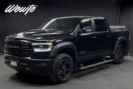 RAM 1500 Crew Cab Dodge 5.7 V8 Laramie Night Edt /Moms