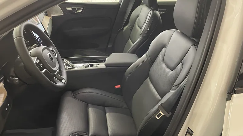 Bild 11 av 14 – Volvo XC60 T8 Ultra Dark