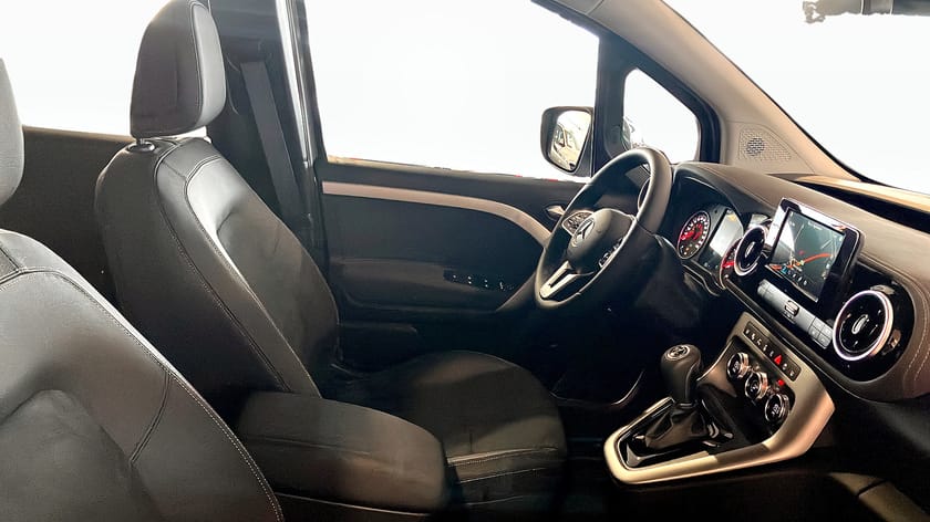 Bild 3 av Mercedes-Benz T 180 d 180d DCT 116hk en ägare