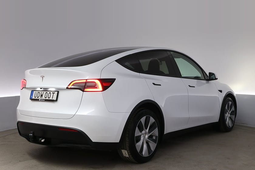 Bild 5 av Tesla Model Y Standard Range RWD Autopilot Pano Drag