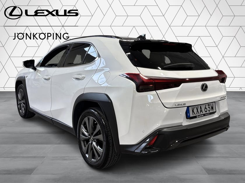 Bild 4 av Lexus UX 250h F SPORT DESIGN NY SERVAD