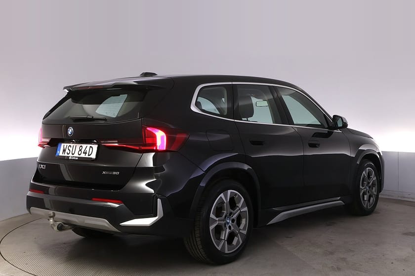 Bild 5 av BMW iX1 xDrive30 Xline Drag Kamera CarPlay Keyless