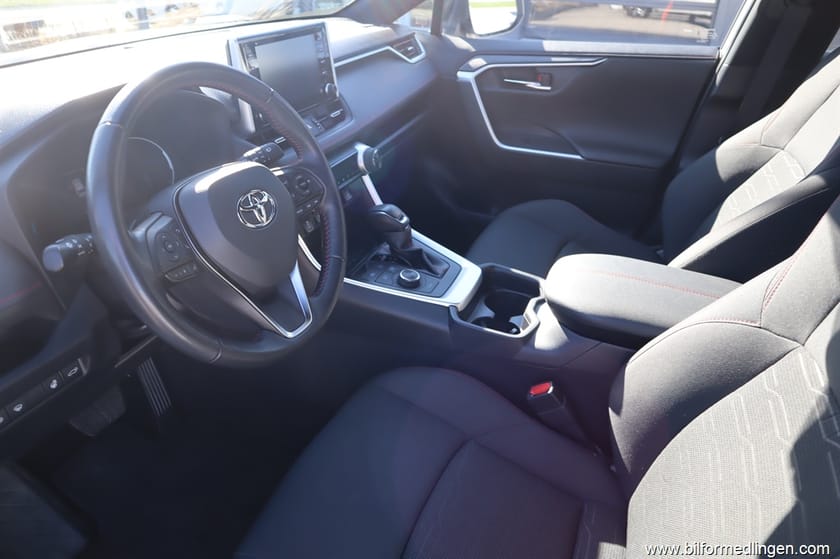 Bild 4 av Toyota RAV4 Plug-in Hybrid 2.5 306hk Aut Active Drag Svensksåld