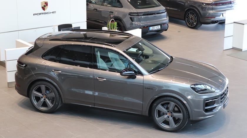 Bild 5 av Porsche Cayenne E-Hybrid Black Edition