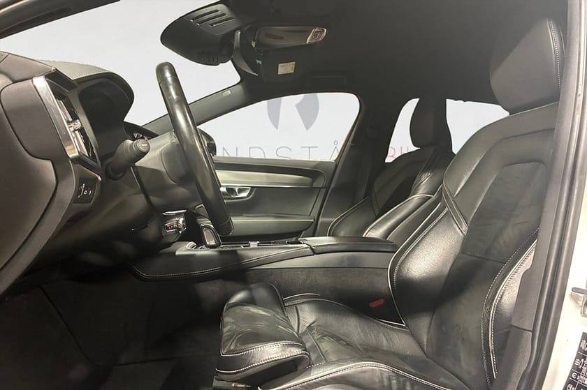 Bild 3 av Volvo V90 T8 Twin Engine 292 HK AWD DRAG AUT VOC PDC NAVI