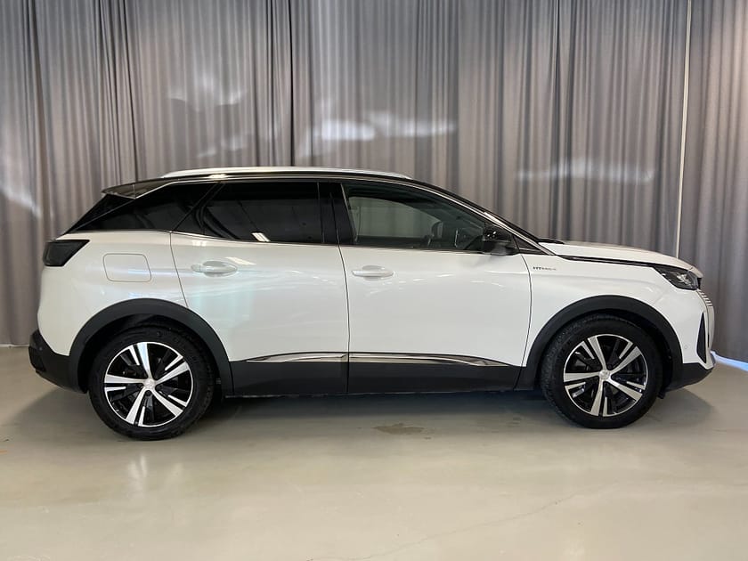 Bild 4 av Peugeot 3008 HYBRID4 300 300hk AWD Ultimate Drag Navi Skinn