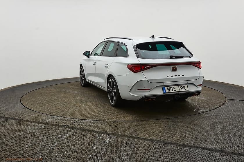 Bild 2 av CUPRA Leon Sportstourer e-Hybrid VZ 1.4 TSI 245hk dragkrok + värmare